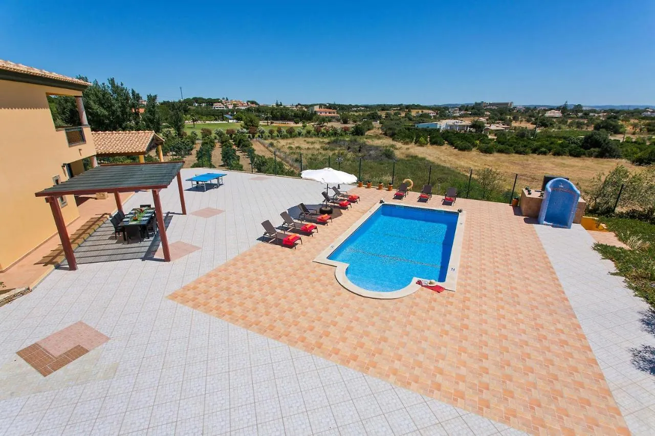 Villa Nincha - Heated Pool - Free Wi-Fi - Air Con Albufeira