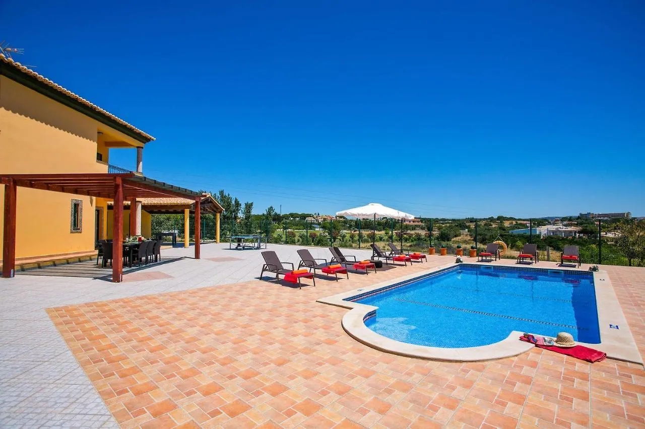 Villa Nincha - Heated Pool - Free Wi-Fi - Air Con Albufeira 0*,  Portugal