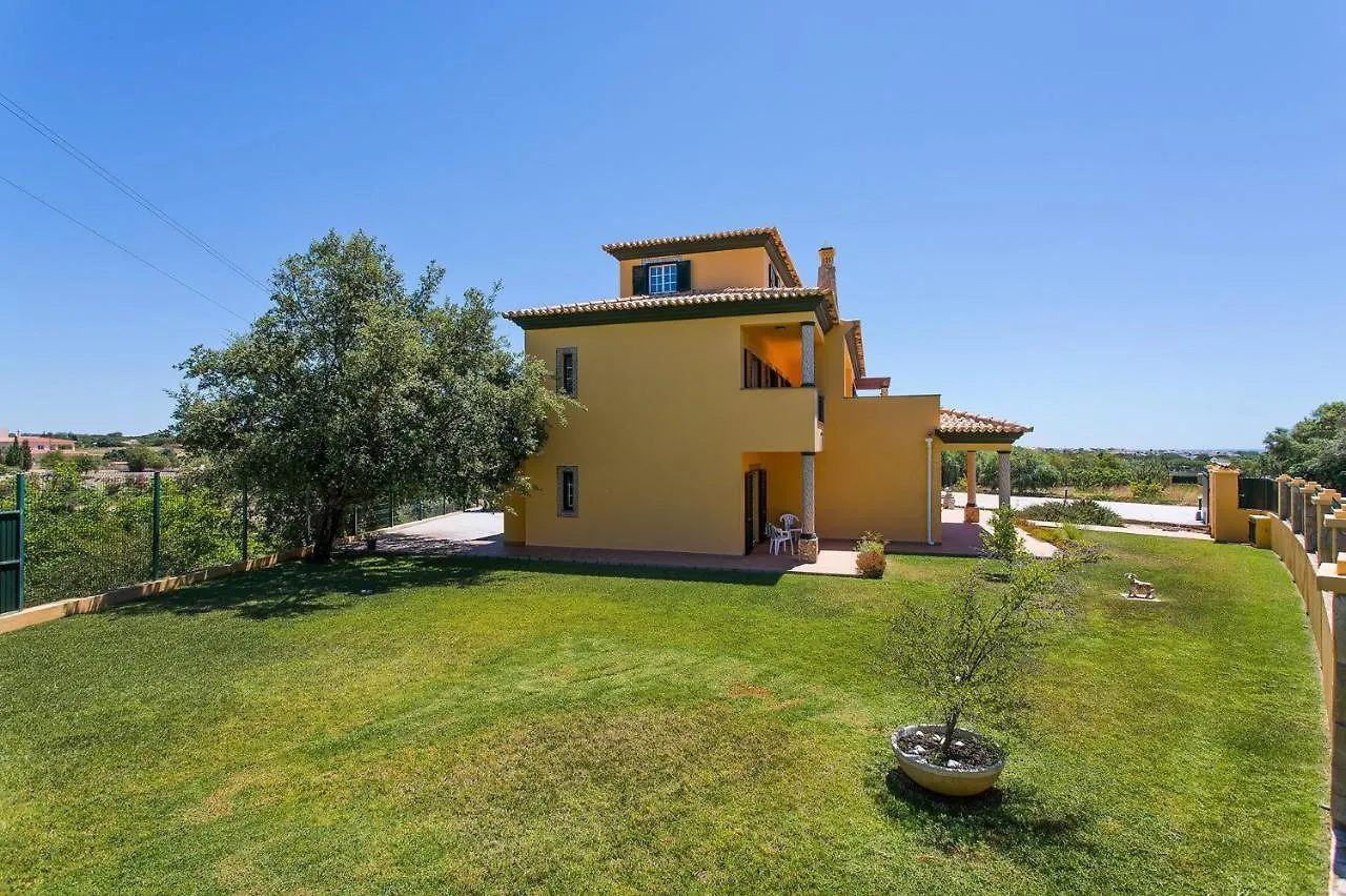 Villa Nincha - Heated Pool - Free Wi-Fi - Air Con Albufeira 0*,  Portugal