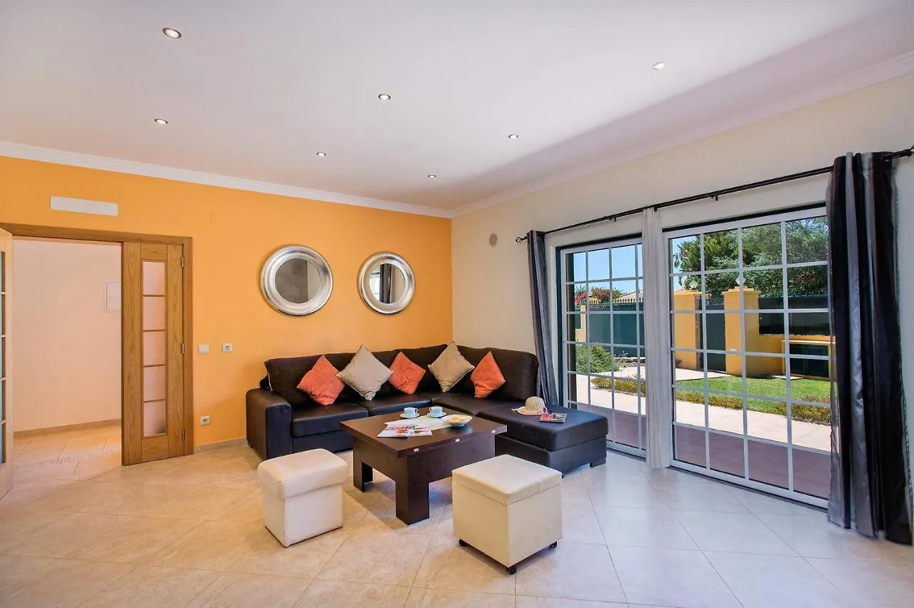 Villa Nincha - Heated Pool - Free Wi-Fi - Air Con Albufeira Portugal