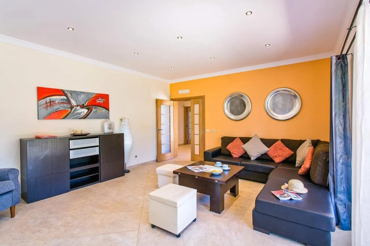 Villa Nincha - Heated Pool - Free Wi-Fi - Air Con Albufeira