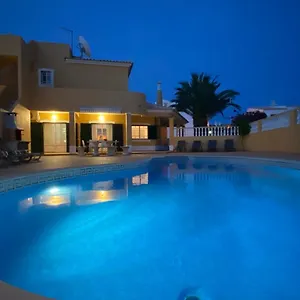 Rafaela Com Piscina Villa