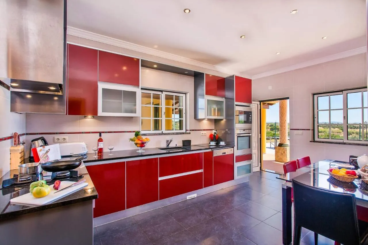 Villa Nincha - Heated Pool - Free Wi-Fi - Air Con Albufeira