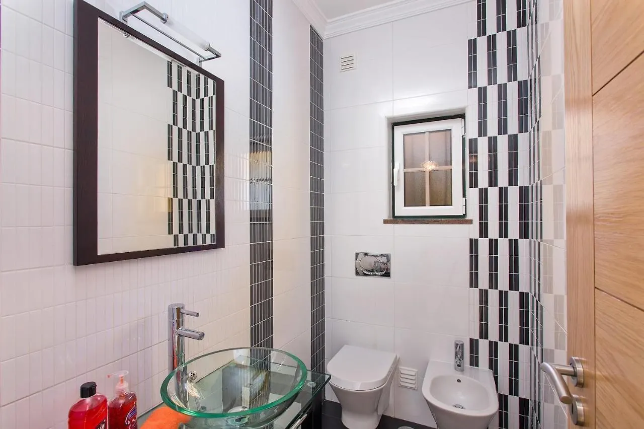 Villa Nincha - Heated Pool - Free Wi-Fi - Air Con Albufeira