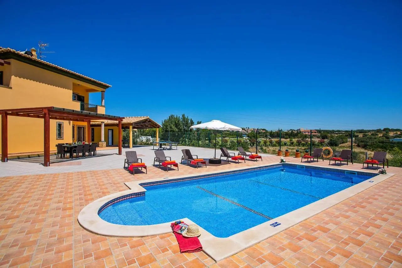 Villa Nincha - Heated Pool - Free Wi-Fi - Air Con Albufeira
